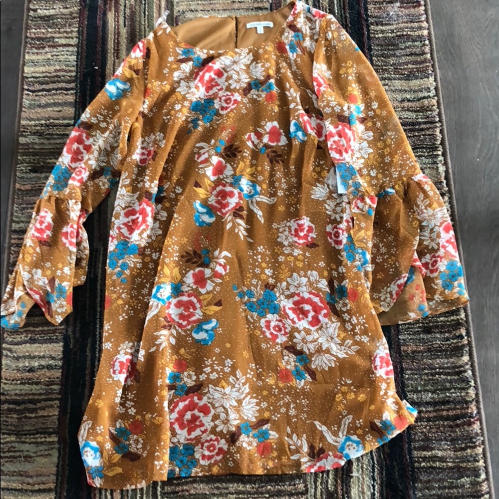 Long sleeve floral flowy dress